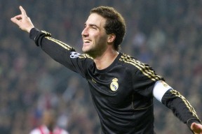 华体会官方-Zhou重磅加盟DanGo战队，替补席上蓄势待发，与妖精轮换登场引热议