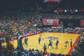 华体会官网：高拉特终结进球荒助力团队多点开花 郑智盛赞，每个进球都精彩绝伦