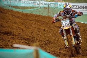 华体会：日本队公布世预赛关键战名单 富安健洋身披16号 归化前锋阿道领衔10号剑指中国队